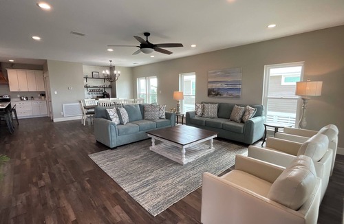 Morgantown House | Stunning Family Retreat, Pools, Pickleball