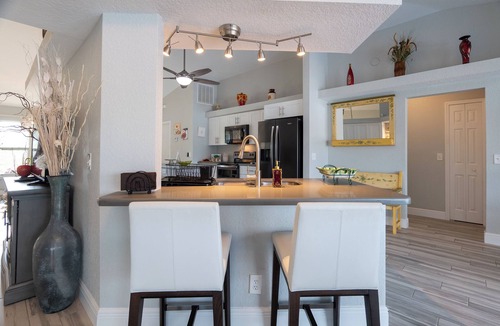Bonita Springs House | Stunning Lakefront Solar Heated Pool & Spa House! Close to the Beach!