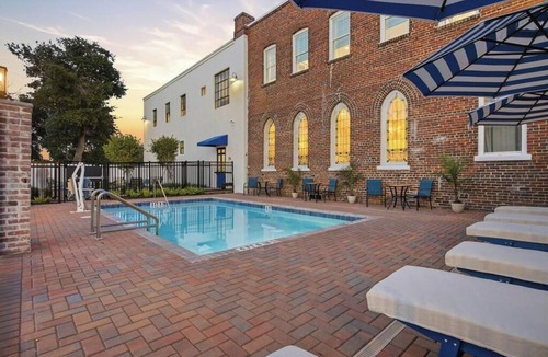 Downtown Jacksonville Apartment | Stunning Studio at the Raven Pool OnSite Parking