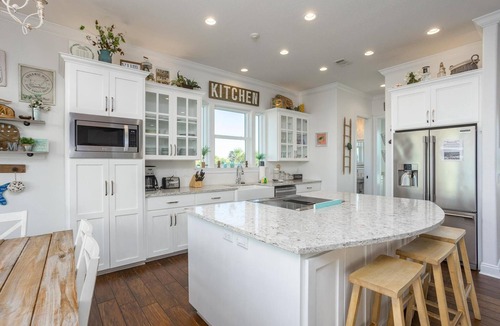 Villa Primera House | Stunning Waterfront Home w/Private Saltwater Pool & beautiful new Tiki Bar!