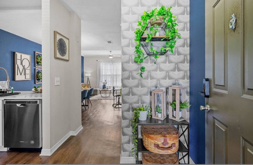 Westchase Apartment | Stylish 2BR/2BA w/Pool, Gym Near Airport #3