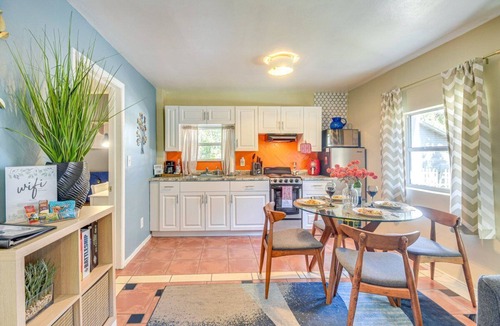 DeLand House | Stylish 2BR Downtown DeLand Outdoor Fire Pit & Relaxed Vibes