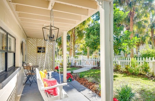 DeLand House | Stylish 2BR Downtown DeLand Outdoor Fire Pit & Relaxed Vibes