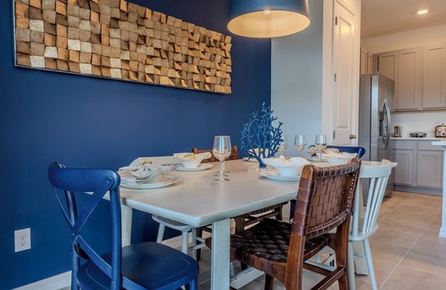 Davenport House | Stylish 3BD/2BA Pet-Friendly Townhouse 350