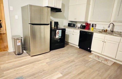 Birmingham House | Stylish 3BR Home Sleeps 8 w/Grill – Near CrossPlex & Downtown