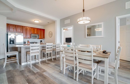 Florida Central Atlantic Coast House | Stylish and Contemporary Vista Cay Hideaway - Lake View 3bd/2ba #3vc4126