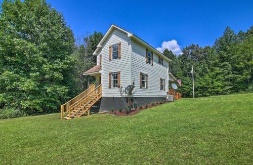Fort Payne House | Stylish Fort Payne Retreat Hike and Rock Climb