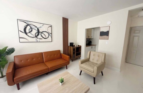 North Beach Apartment | Stylish Newly Renovated Boutique 210–Walk to Beach