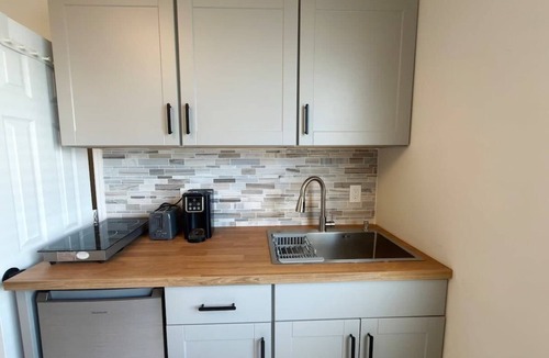North Beach Apartment | Stylish Newly Renovated Boutique 203–Walk to Beach