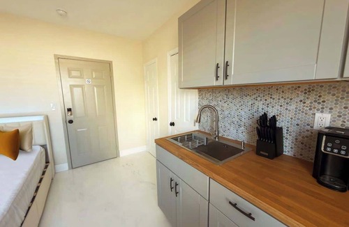 North Beach Apartment | Stylish Newly Renovated Boutique 205–Walk to Beach