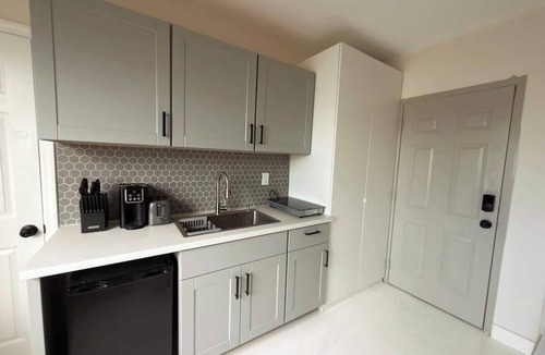 North Beach Apartment | Stylish Newly Renovated Boutique 202–Walk to Beach