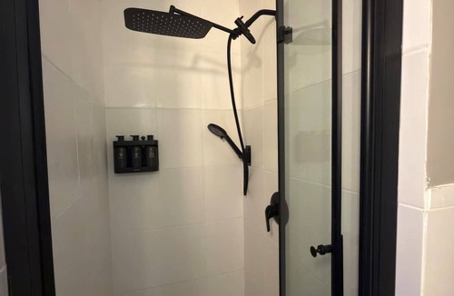 North Beach Apartment | Stylish Newly Renovated Boutique 105–Walk to Beach