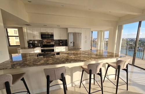Sunset Beach Condo | SUMMER by the sea! LUXURY condo w/OFFICE, GULF & CITY VIEW-SPECTACULAR