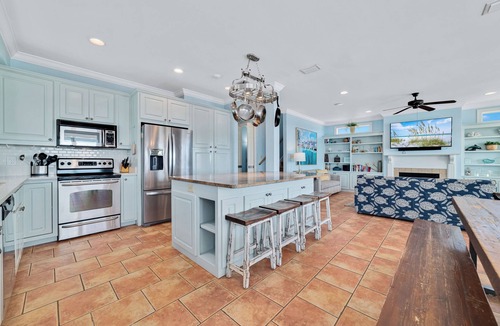 Gulf Shores House | Summer Lovin' by GSVR | Stunning Beachfront Escape w/Splash Pool & Fireplace + FREE Activities/Golf