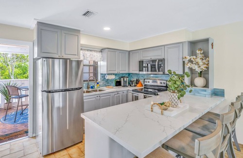 Key Largo Condo | Summer Special! 5 Star Resort w/Lagoon Pool Tennis GolfCart Kayaks Amenities
