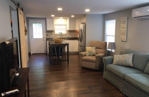 Panama City House | Summer Stay 90 + Days, Dinner, Sunsets & the Bay! 15 minutes to Beach. Pets OK