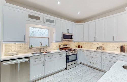 Crescent Lakes House | Sunlit Serenity Oasis | House in Kissimmee with private pool, pool table, tennis