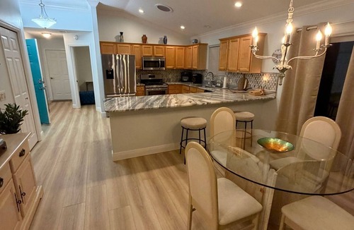 Sabal Chase Villa | Sunny Days 3-bedroom villa 1 mile S of Lake Sumter! Golf Cart Included!