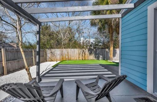 Dolphin's Cove House | Sunny Retreat near Golf Courses and Mayo Clinic