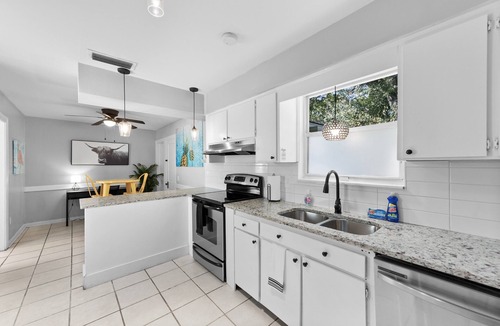 Murray Hill House | Sunny Side Murry Hill Home