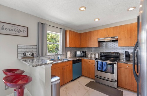 Pinellas Park House | Sunny Stay Near St. Pete Beaches