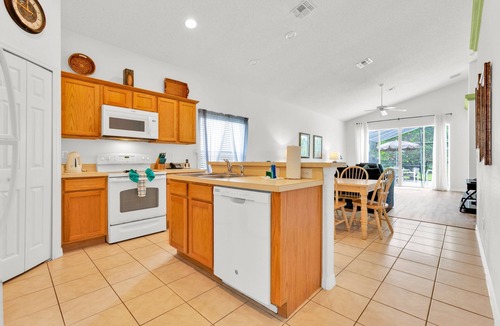 Four Corners Villa | Sunset Paradise Villa in Orlando area. Very close to Disney and Universal