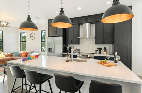 Tampa Heights House | Sunset Rooftop Lounge | Outdoor Cinema | popcorn !