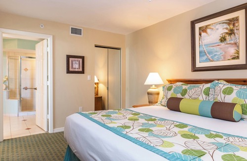 Fort Myers Beach Hotel | Sunset View Stay with Pool & Parking Near Estero Bay Kayaking Routes | 3 Units