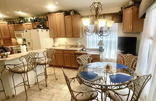 Liberty Park House | Sunshine - 3/2 w/Golf Cart in The Village of Liberty Park