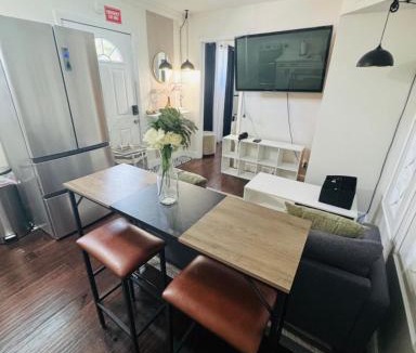 South Middle River Apartment | Sunshine Escape l Pool, Near Beach & Cruise Port