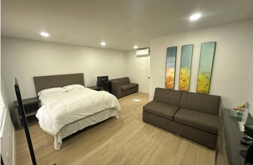 Pappas Colony Hotel | Sunshine Inn