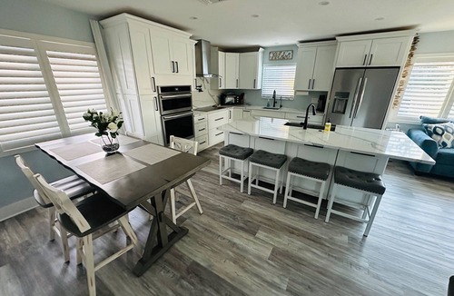 Fort Myers Beach House | Sunshine, Sunsets and Sand - Just 3 minutes away!