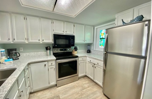 Orange Beach Condo | Sunswept 202 2/2 Orange Beach* Nicely Decorated*Directly on the Beach*