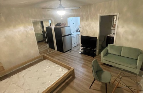 North Beach Apartment | Superb apartment with AC in Miami Beach 1 Block from the Beach