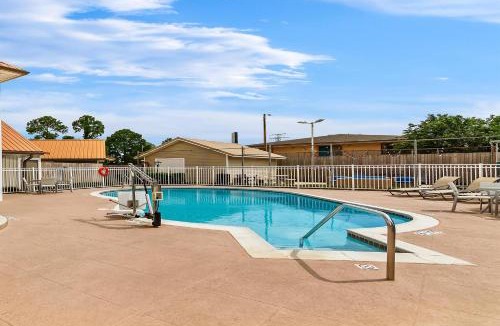 Ferry Pass Hotel | SureStay Studio by Best Western Pensacola
