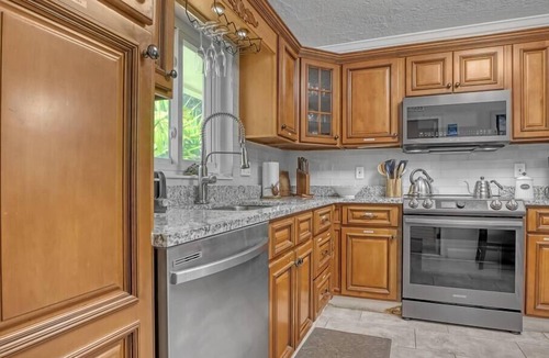 Cocoa Beach House | Surf’s Up! Beachside home/Riverfront Club access