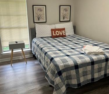 Gunter Afs House | Sweet Home Alabama 4BR 2BA oasis with pool WI-FI