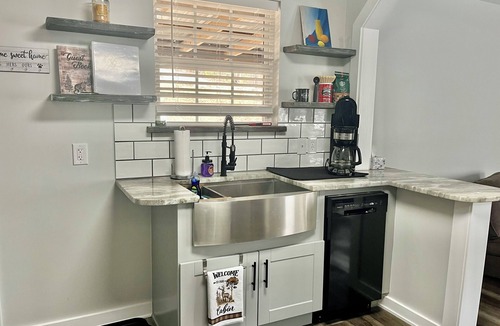 Eclectic Cabin | Sweet Retreat Cabin on 2acres of woods, 2miles from Lake Martin, pet friendly