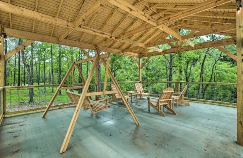 East Tallassee House | Tallassee Creekside Cabin with Forest Views!
