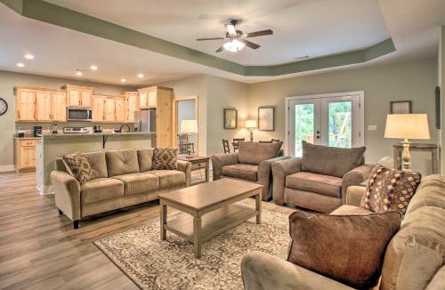 East Tallassee House | Tallassee Creekside Cabin with Forest Views!