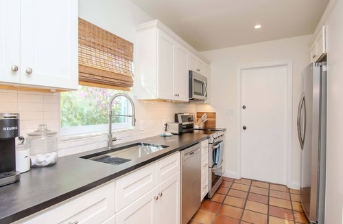 Bay Crest Park House | TAMPA BAY WATERFRONT RETREAT~Close to airport, beaches, stadium, Moffitt & more!