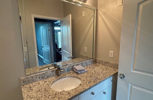 Carver City - Lincoln Gardens Condo | Tampa International airport Cozy 2bedroom condo in wonderful Tampa with AC, WiFi