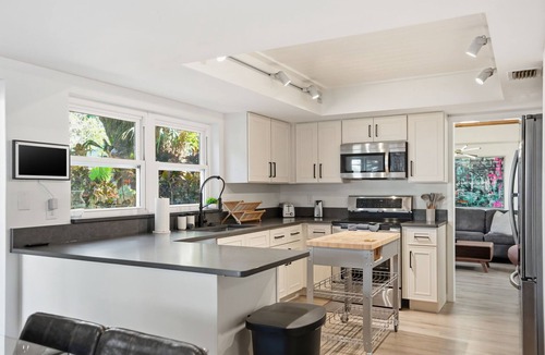 Lake Magdalene House | Tampa Oasis: Pool & Hot Tub Retreat for Families