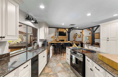 Temple Terrace House | Tampa Oasis | Private Pool + Sauna | Sleeps 14