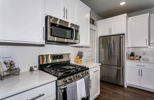South Pensacola House | Tastefully Decorated |Fenced Yard |Fire Pit |Parking |Edge of Downtown Pensacola|10 Min to N.A.S.