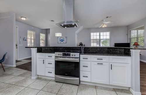 Homosassa House | Terrific waterfront 5-bedroom house with dock and private boat ramp in Homosassa