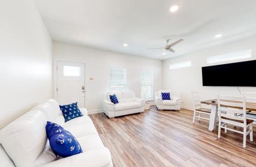 Dauphin Island House | The Anchor Holds