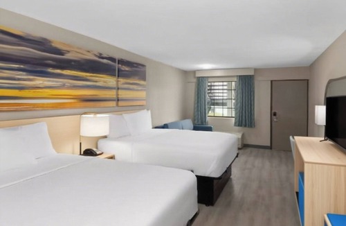 Long Beach Hotel | The Barefoot Hotel