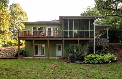 Mooresville Cottage | The Birdhouse close to Mazda and Toyota facilities