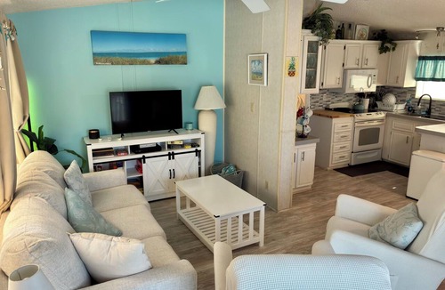 Hutchinson Island South Cottage | The Bitcoin Beach House on Hutchinson Island - Great Location!
